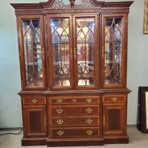 Universal Furniture Chippendale Style Mahogany Breakfront / China Cabinet