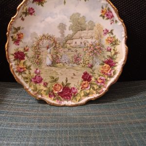 Royal Albert Old Country Roses celebration plate