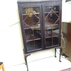 Antique Queen Anne Style China Cabinet/ Display Cabinet