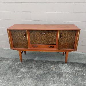Mid Century Modern Sideboard/Bar